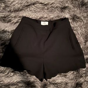 ARITZIA Wilfred scalloped black dress shorts with pockets size 2